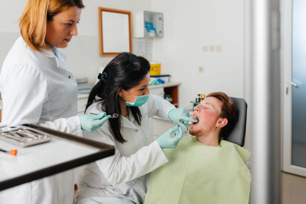 Best Emergency Tooth Extraction  in Point Venture, TX